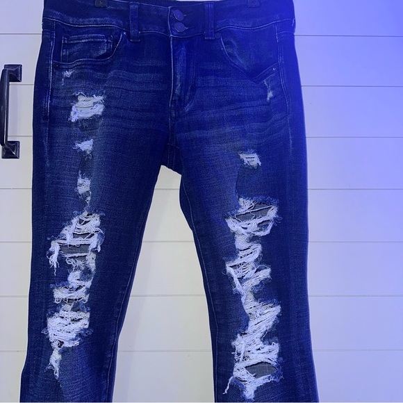 American Eagle Distressed Blue Jeans - Picture 3 of 8
